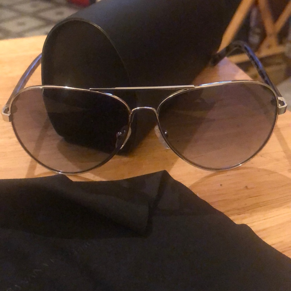 Banana Republic beautiful sunglasses! Look!!